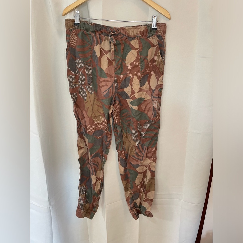 C&C California Brown Floral Joggers‎ 100% Lyocell Pants